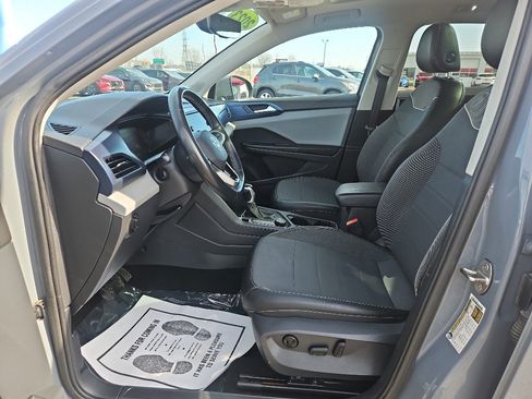 Used 2023 Volkswagen Taos SE image 9