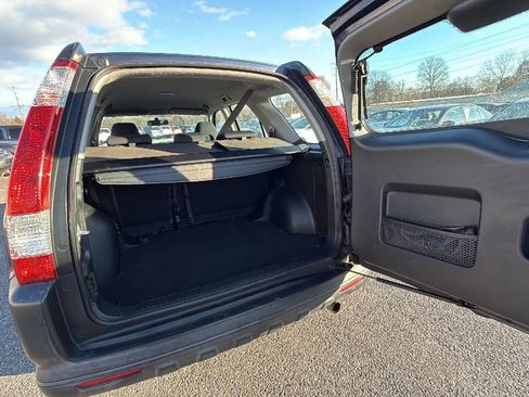 Used 2005 Honda CR-V LX image 13
