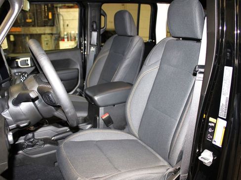 Certified 2025 Jeep Wrangler Sport S image 20