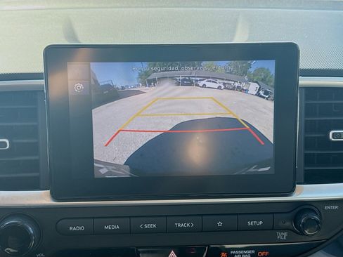 Used 2024 Hyundai Venue SEL FWD image 11