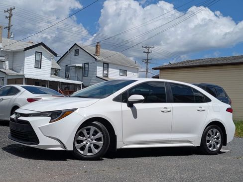 Used 2026 Toyota Corolla LE FWD image 10