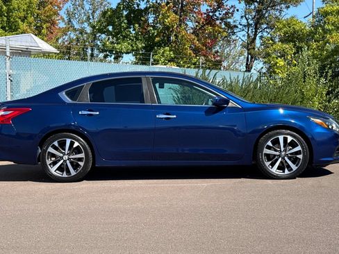 Used 2016 Nissan Altima 2.5 SR FWD image 3