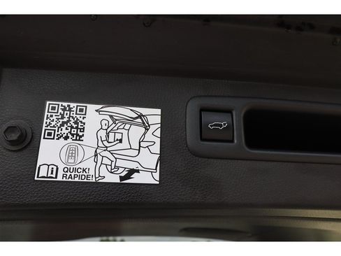 Used 2021 Toyota Highlander Platinum FWD image 7