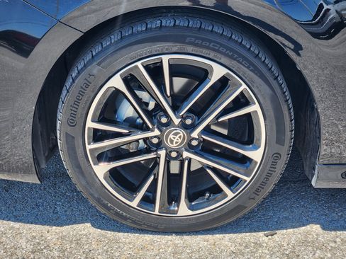 Used 2025 Toyota Camry XLE w/ Premium Plus Package FWD image 10