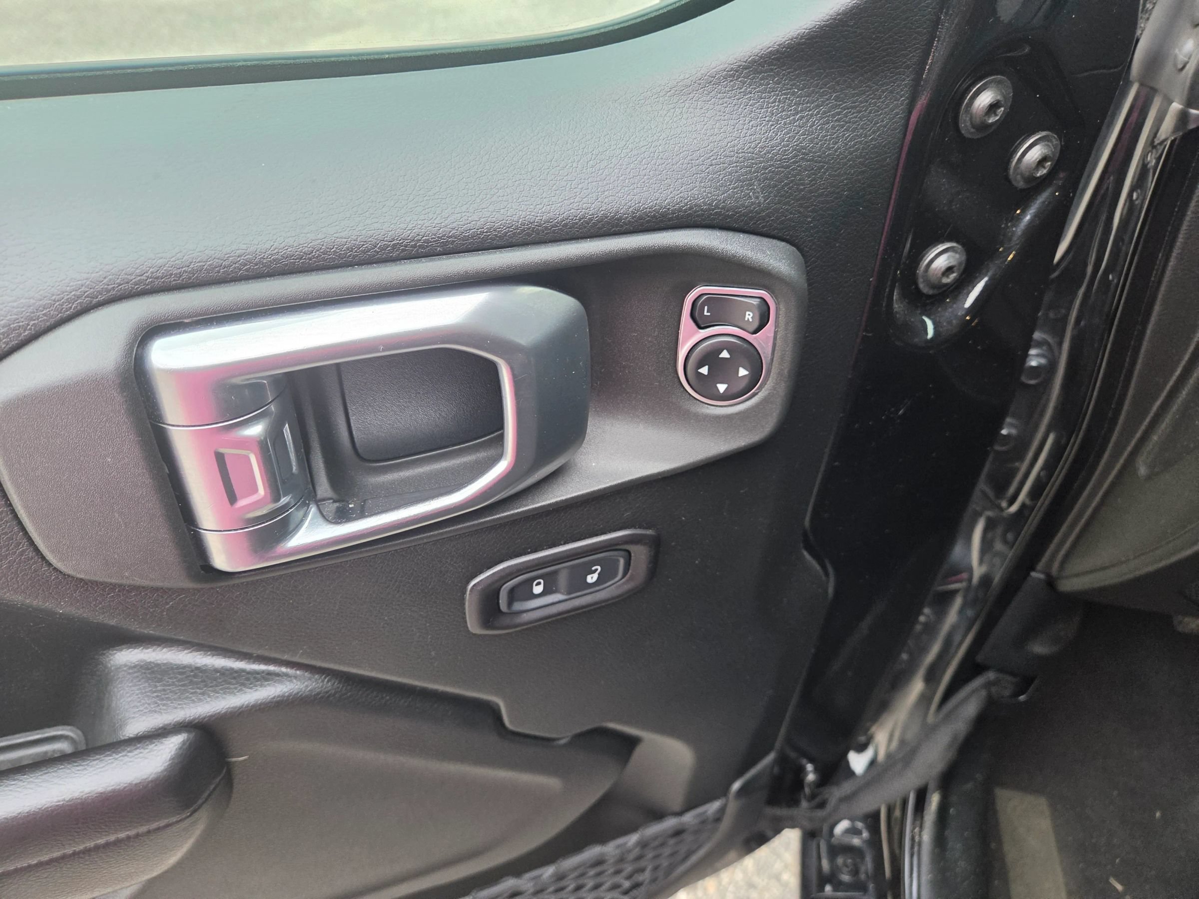 Used 2019 Jeep Wrangler Unlimited Sport S AWD/4WD image 11