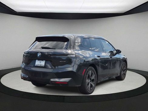 Used 2025 BMW iX xDrive50 AWD/4WD image 8
