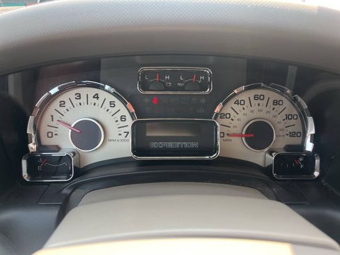 Used 2014 Ford Expedition Limited w/ Equipment Group 301A AWD/4WD image 22