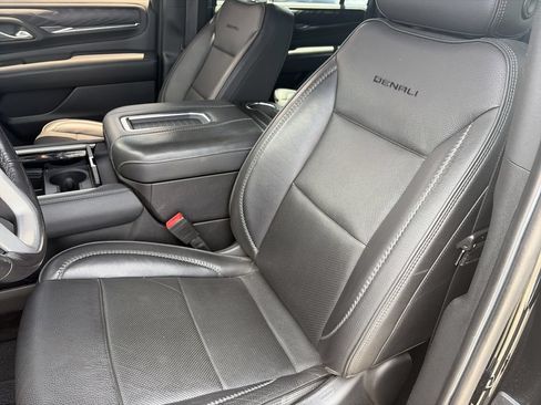 Used 2021 GMC Yukon XL Denali AWD/4WD image 12
