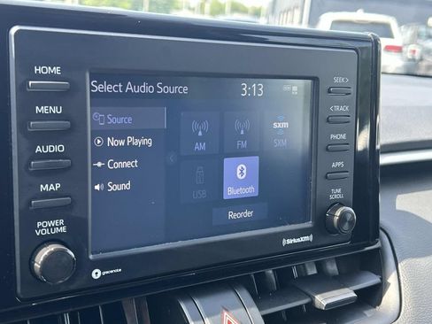 Used 2022 Toyota RAV4 XLE AWD/4WD image 25