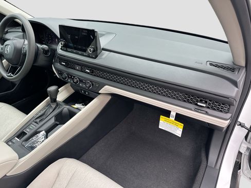 New 2025 Honda Accord SE image 22
