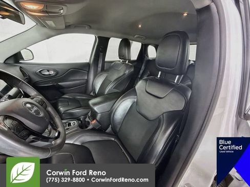 Used 2020 Jeep Cherokee Latitude Plus AWD/4WD image 22