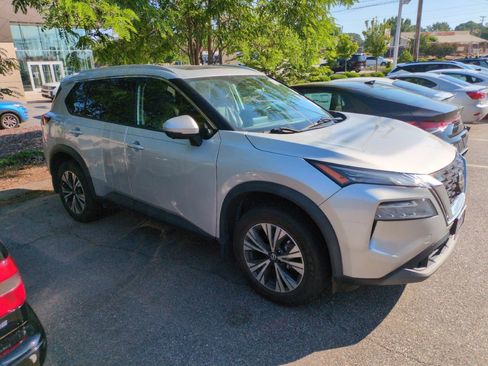 Used 2021 Nissan Rogue SV w/ Premium Package AWD/4WD image 1