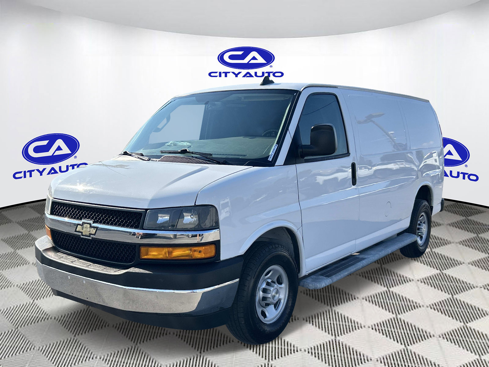 Used 2021 Chevrolet Express 2500 w/ Driver Convenience Package RWD image 10