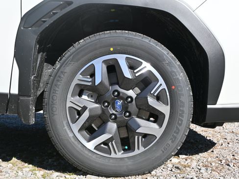 Certified 2026 Subaru Forester Premium w/ Base/Premium Package AWD/4WD image 13