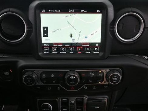 Used 2023 Jeep Wrangler Unlimited Sahara w/ LED Lighting Group AWD/4WD image 8