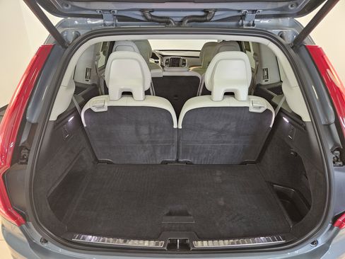 Used 2022 Volvo XC90 T6 Momentum w/ Climate Package image 16