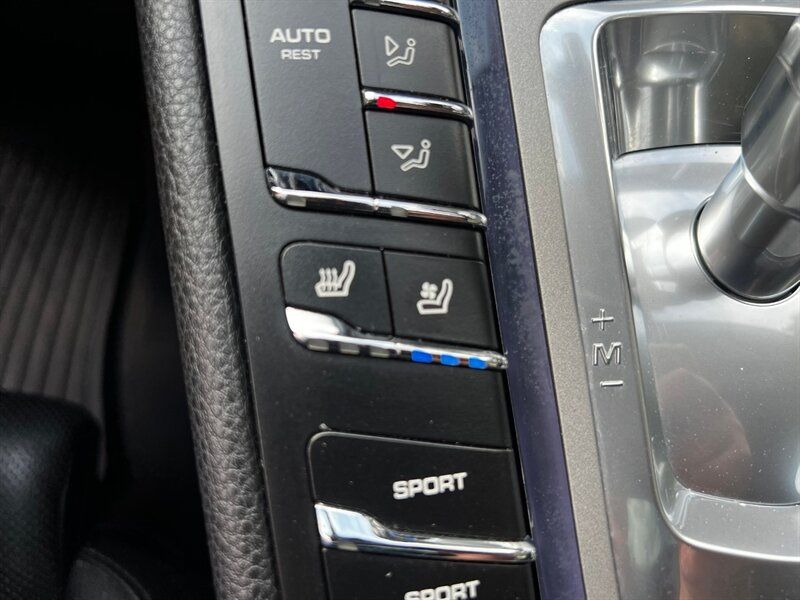 Used 2014 Porsche Panamera S RWD image 35
