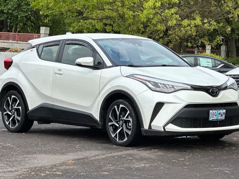 Used 2021 Toyota C-HR XLE FWD image 9