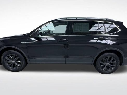 Used 2024 Volkswagen Tiguan SE w/ Panoramic Sunroof Package AWD/4WD image 21