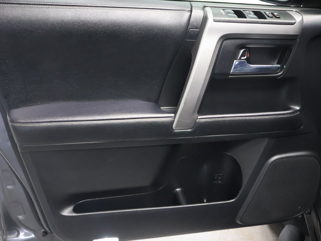 Used 2021 Toyota 4Runner SR5 Premium w/ Moonroof Package RWD image 15