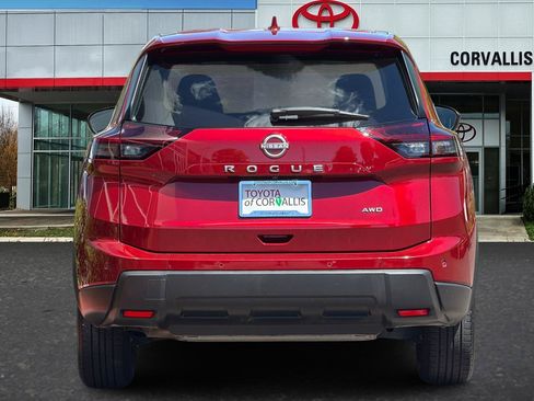 Used 2025 Nissan Rogue SV AWD/4WD image 5