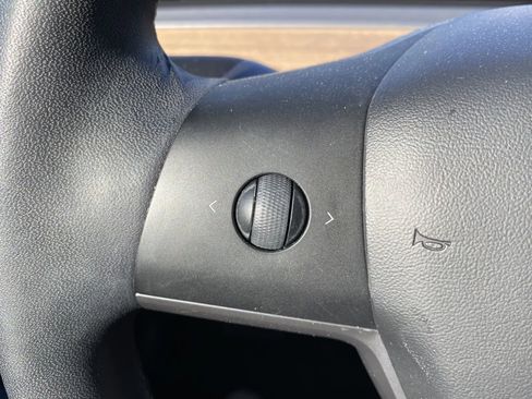 Used 2019 Tesla Model 3 Standard Range Plus image 15