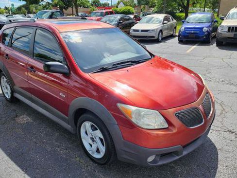 Used 2006 Pontiac Vibe w/ Sun And Sound Package FWD image 6