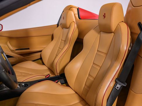 Used 2013 Ferrari 458 Spider RWD image 29