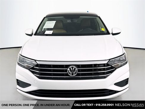 Used 2020 Volkswagen Jetta SE w/ SE Cold Weather Package image 2