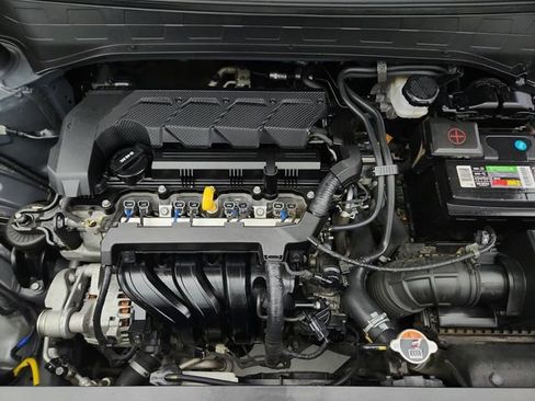 Used 2022 Hyundai Venue Limited FWD image 31