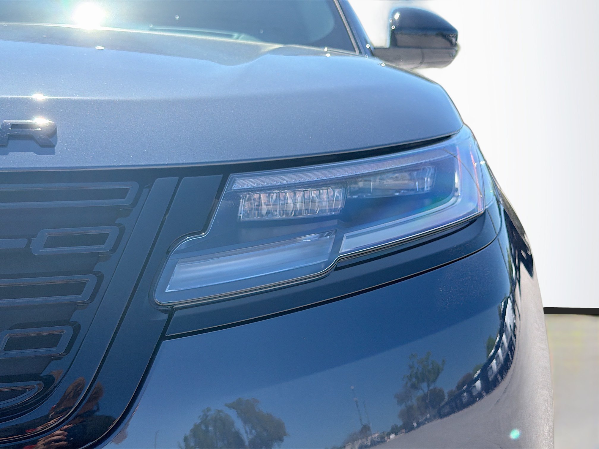 New 2026 Land Rover Range Rover Velar Dynamic SE AWD/4WD image 9