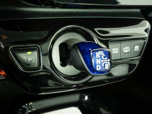 Used 2017 Toyota Prius Prime Advanced FWD image 14