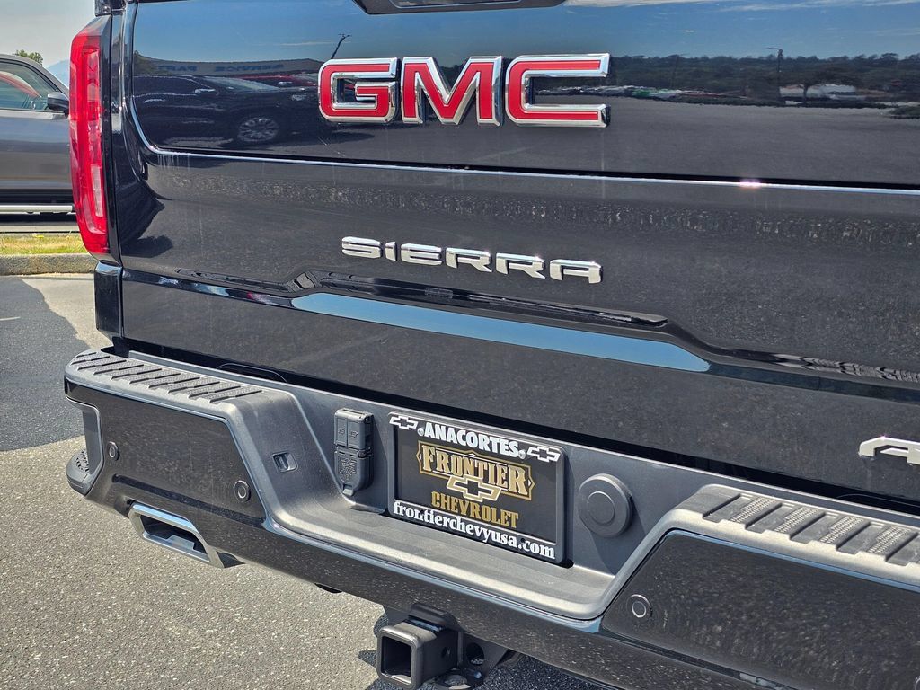 Used 2024 GMC Sierra 1500 AT4 w/ Technology Package AWD/4WD image 14