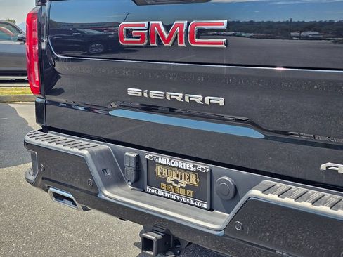 Used 2024 GMC Sierra 1500 AT4 w/ Technology Package AWD/4WD image 14