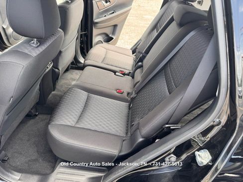 Used 2019 Nissan Rogue SV w/ Premium Package FWD image 23