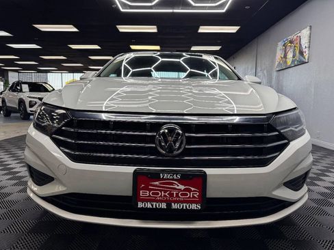 Used 2019 Volkswagen Jetta SE image 3