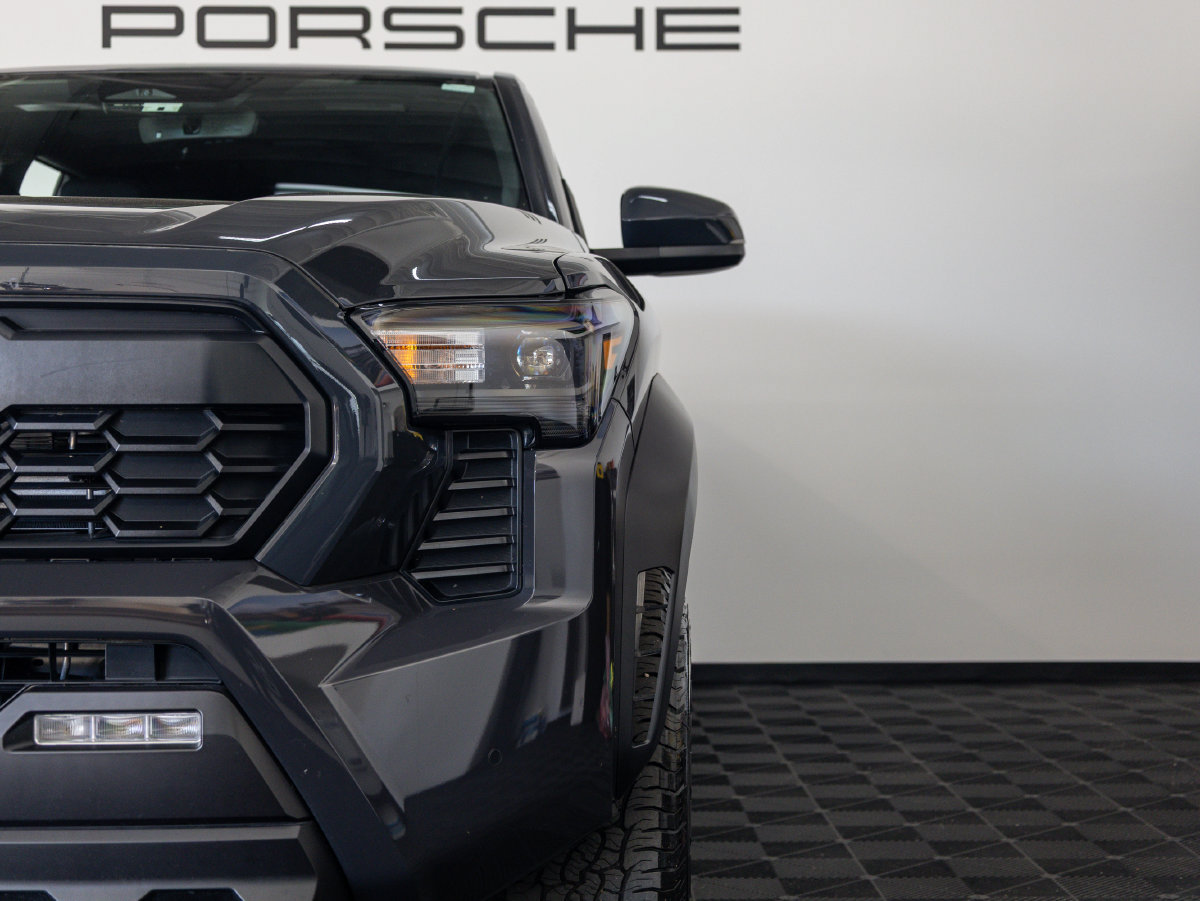 Used 2025 Toyota Tacoma TRD Off-Road w/ TRD Off Road Upgrade Package AWD/4WD image 10