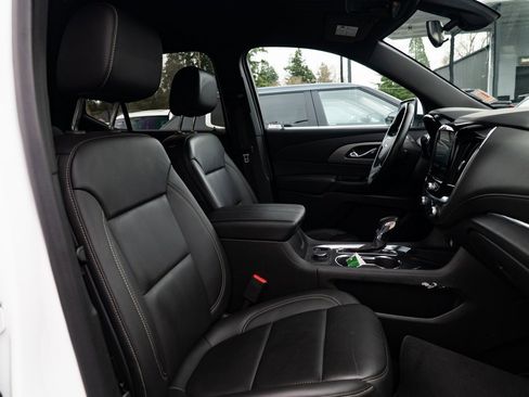 Used 2023 Chevrolet Traverse LT image 23