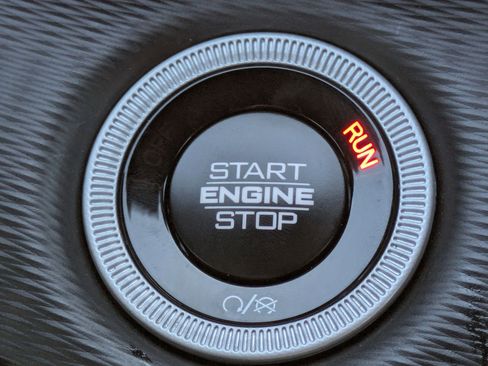 Used 2025 Jeep Grand Cherokee L Laredo image 22