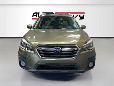 Used 2019 Subaru Outback 3.6R Limited w/ Popular Package #2 AWD/4WD image 2