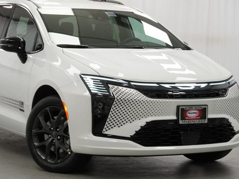 New 2027 Chrysler Pacifica Select AWD/4WD image 3