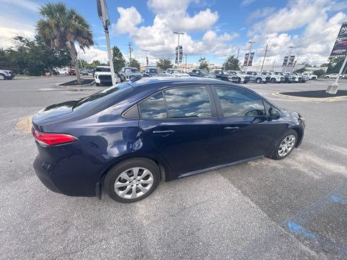 Used 2025 Toyota Corolla LE w/ Convenience Package FWD image 19