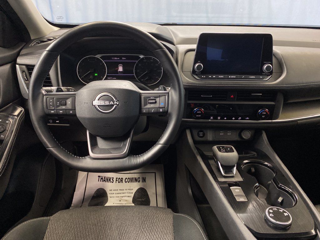 Used 2025 Nissan Rogue SV AWD/4WD image 30