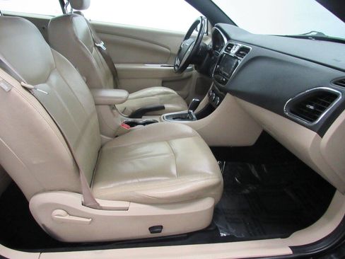 Used 2011 Chrysler 200 Limited FWD image 15