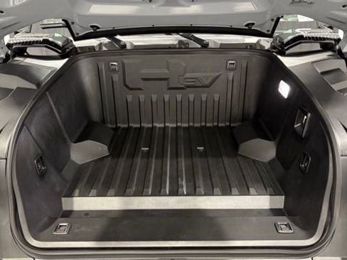 Used 2025 GMC Hummer EV 2X image 9