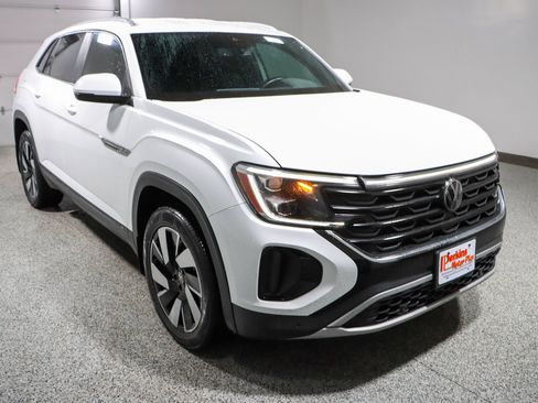 Used 2024 Volkswagen Atlas Cross Sport SE FWD image 5