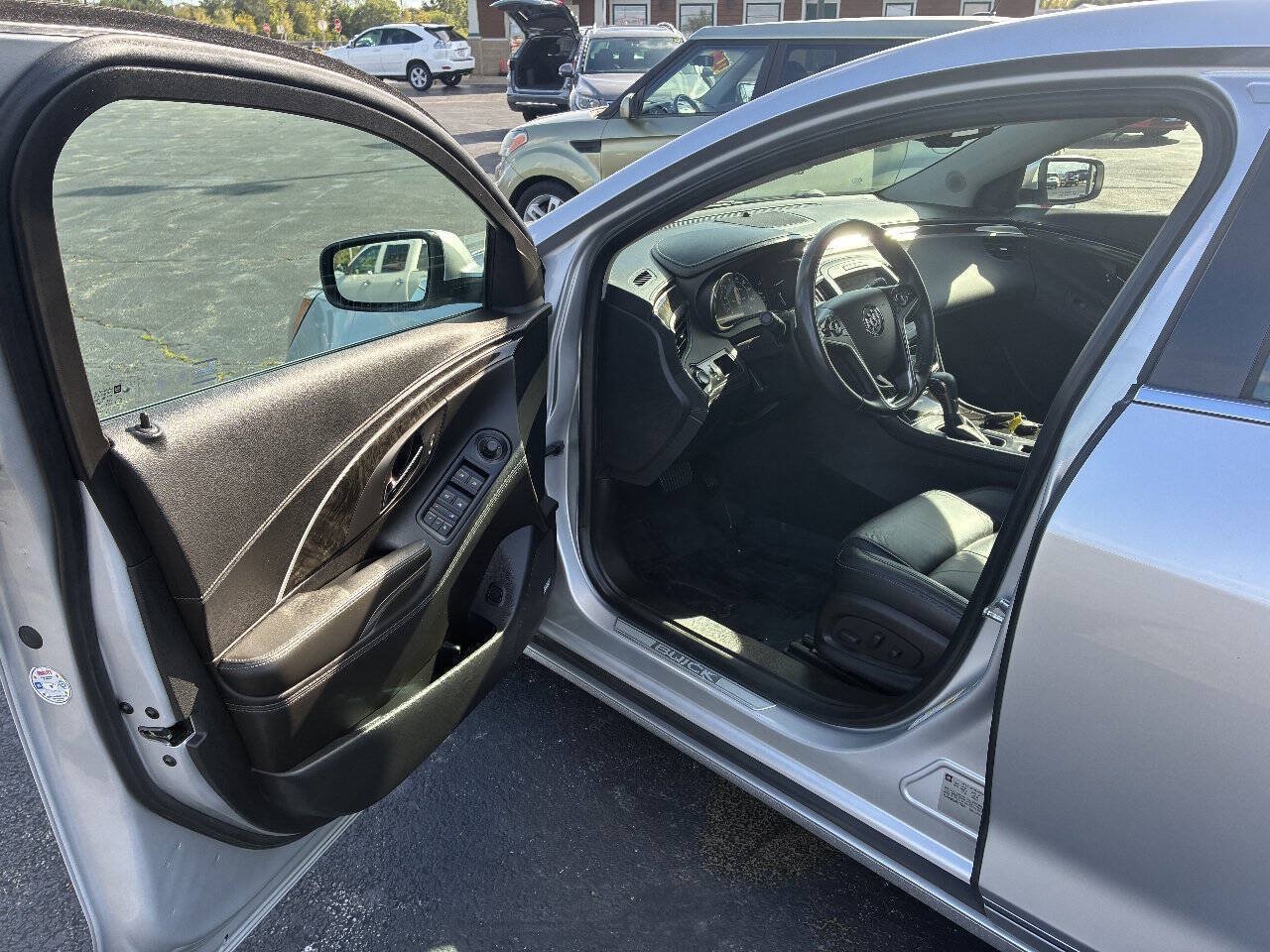 Used 2016 Buick LaCrosse Sport Touring FWD image 7