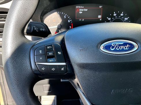 Used 2020 Ford Escape SE image 24