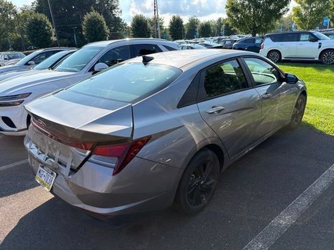 Used 2023 Hyundai Elantra SEL w/ Cargo Package FWD image 7