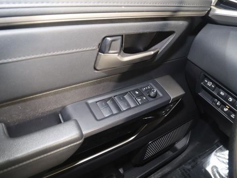 Used 2023 Toyota Tundra Limited image 30